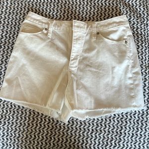 Universal Thread white high rise shorts size 4 EUC